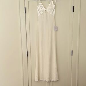Elegant White Maxi Dress